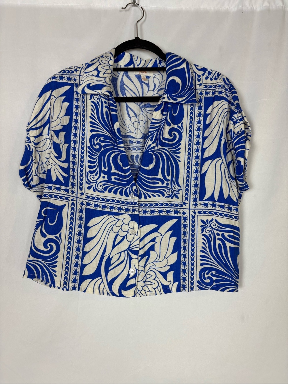 Blue & White Printed Short-Sleeve Button Front Blouse